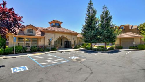 5482 Tares Cir, Elk Grove CA  95757-4361 exterior