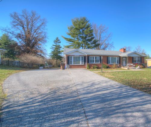 8 Lacresta Dr, Florence, KY 41042-9663