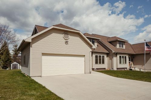 1324 Jordan Ave, New Holstein, WI 53061-1637