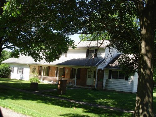 157 3rd St, Cardington, OH 43315-1046