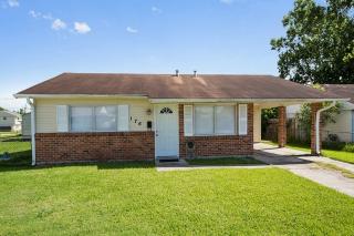 176 Maderia Dr, Westwego, LA 70094-2918