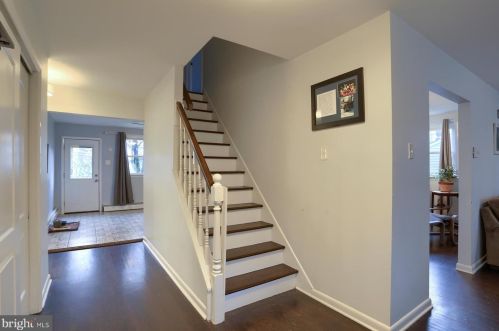 814 Sycamore Dr, Lansdale PA  19446-3128 exterior