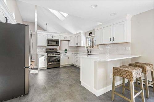 30 Caleb Dr, Danville NH  03819-3016 exterior