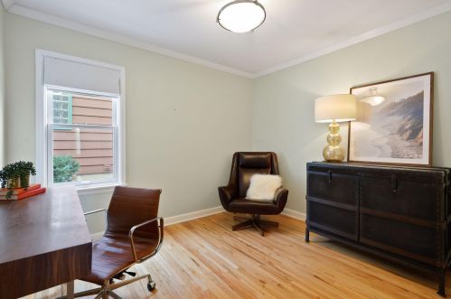 261 Washburn Ave, Minneapolis MN 55405-1052 exterior