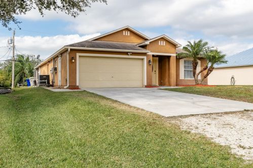 8545 103rd Ct, Vero Beach, FL 32967-3236