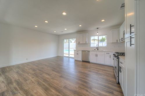 540 Victoria St, Rialto CA  92376-5231 exterior