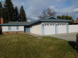 644 Cambridge Ave, Visalia CA  93277-4789 exterior
