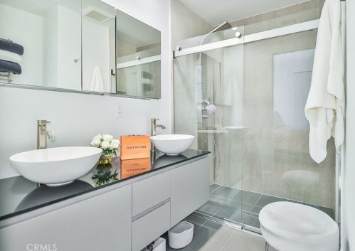 210 Estrellita Ln, Calabasas CA  91377-3717 exterior