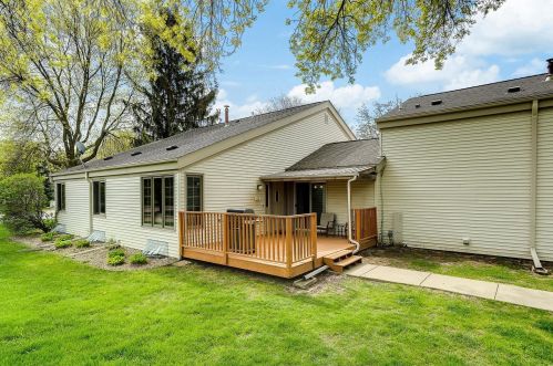 102 Avignon Ct, Saint Paul, MN 55125-1437