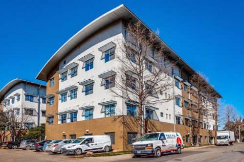 3025 Bryan St, Dallas TX  75204-6173 exterior