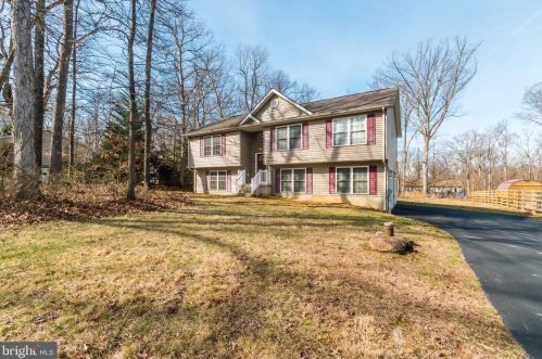 319 Sawyer Ln, Harpers Ferry, WV 25425-6883