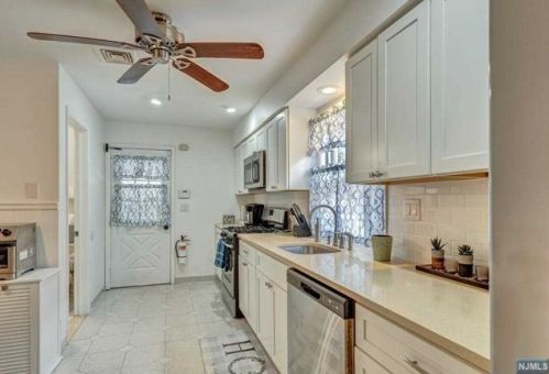 131 Bergen Ave, Ridgefield Park NJ  07660-1521 exterior