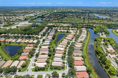 6657 Hawaiian Ave, Boynton Beach FL  33437-7020 exterior