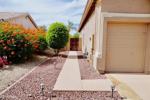 20040 Coyote Lakes Pkwy, Sun City, AZ 85378-2628