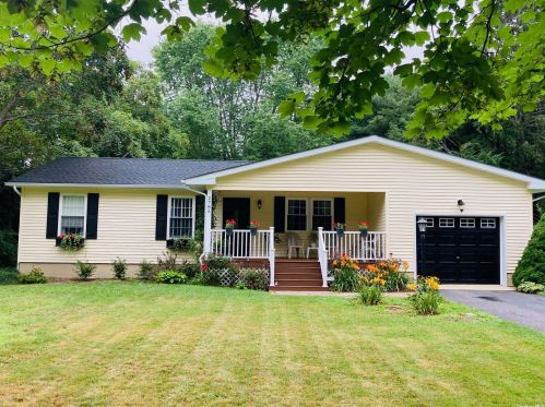 2785 Montauk Hwy, Brookhaven, NY 11719-9596