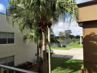 189 Burgundy D, Delray Beach FL  33484-5451 exterior