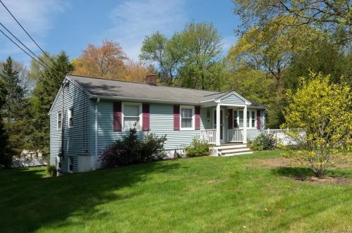 48 Cancellaro Dr, Waterbury, CT 06716-1202