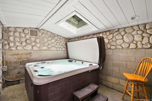 1300 Malabar Way, Big Bear City CA  92314-9216 exterior