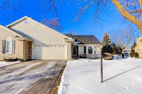 5339 Cambridge Ln, Milwaukee WI 53221-3237 exterior