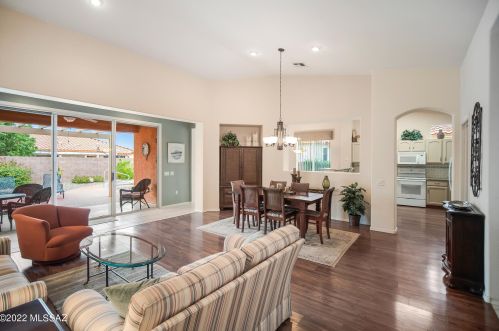 9485 Twinkling Shadows Way, Tucson, AZ 85743-5492