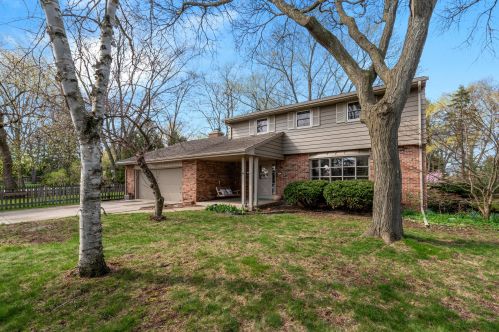400 Dean Rd, Milwaukee, WI 53217-2707