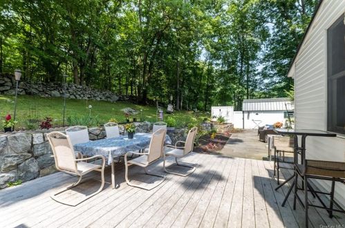 551 Wood Rd, Mahopac NY  10541-3358 exterior