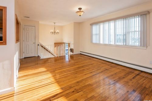 235 Farmers Ave, North Lindenhurst NY  11757-1815 exterior