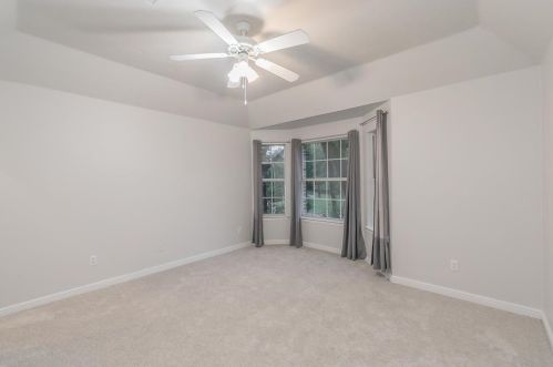 5841 Frst Riv Dr, Fort Worth TX 76112-1056 exterior