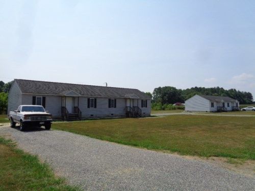 27 Suggetts Point Rd, Foneswood VA  22572-4004 exterior