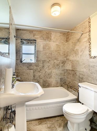 396 Collins St, Umatilla FL  32784-8387 exterior