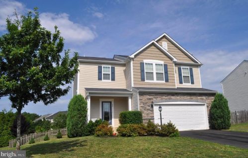 44 Charter Gate Dr, Fredericksburg, VA 22406-8206