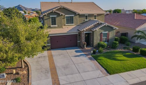 2045 Flintlock Dr, Gilbert, AZ 85298-9724