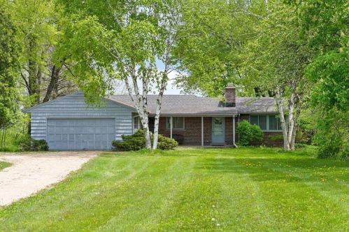 13530 Lakewood Dr, Thiensville WI  53097-2412 exterior