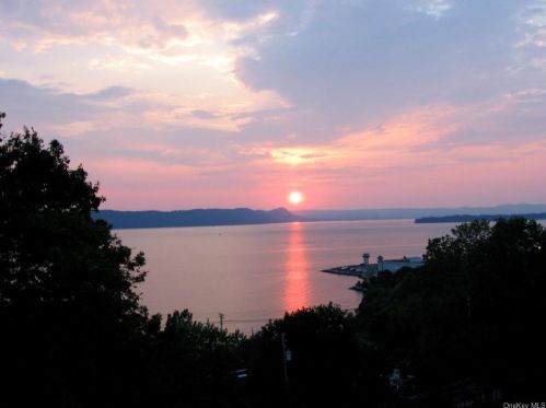 26 Hudson Point Ln, Crotonville NY  10562-5942 exterior