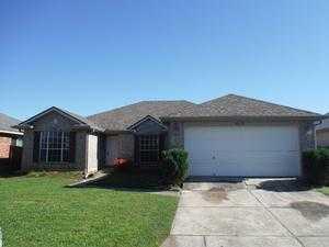 2018 Village Green St, Harvey, LA 70058-7002