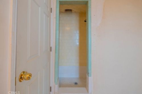 11025 Blix St, North Hollywood CA  91602-1204 exterior