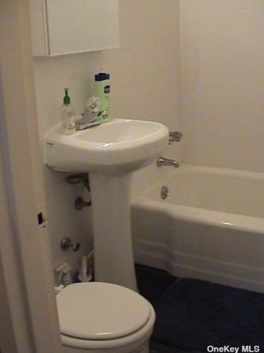 222-89 Braddock Ave, Jamaica NY  11426-2511 exterior