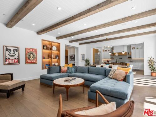 12226 Huston St, North Hollywood CA  91607-3617 exterior