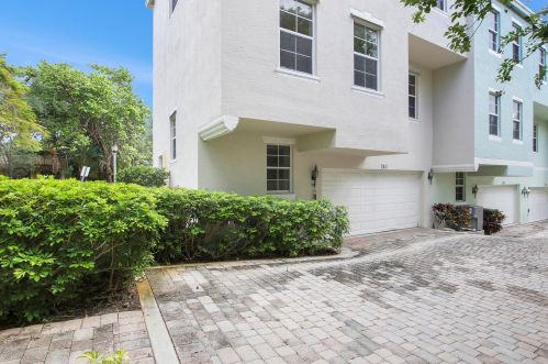 743 N St, West Palm Beach, FL 33401-6637