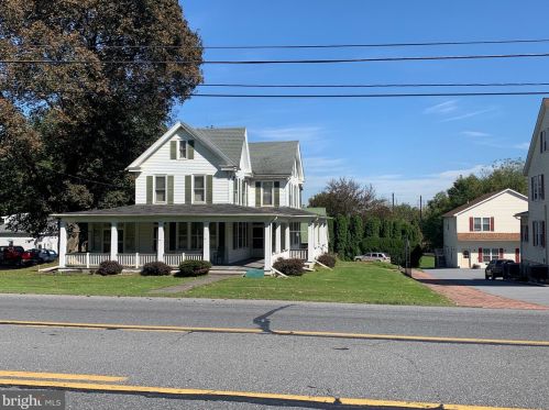 3197 Lincoln Hwy, Lapark, PA 17562-9647