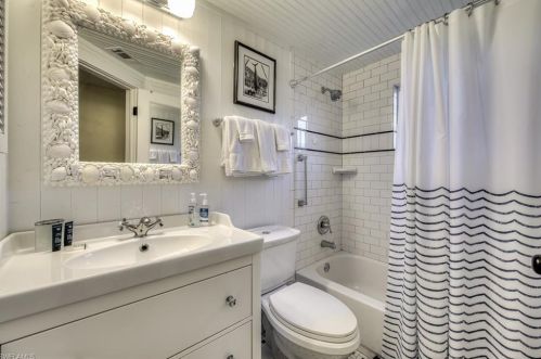 966 Fitzhugh St, Sanibel FL  33957-4520 exterior