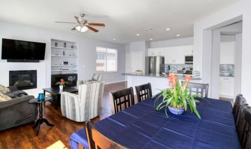 9674 Two Harbors Dr, Elk Grove CA  95624-4491 exterior