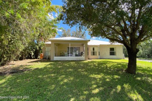 7715 95th Ct, Vero Beach FL  32967-3828 exterior