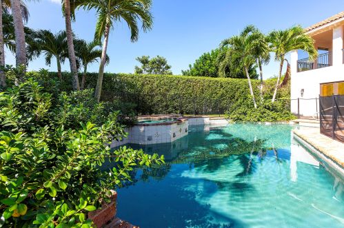 2400 Newbury Ct, West Palm Beach FL  33414-7736 exterior
