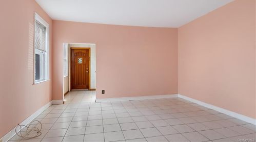 910 Revere Ave, Bronx, NY 10465-1923