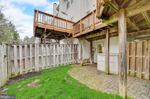 2496 Clover Fld Cir, Herndon VA  20171-4339 exterior