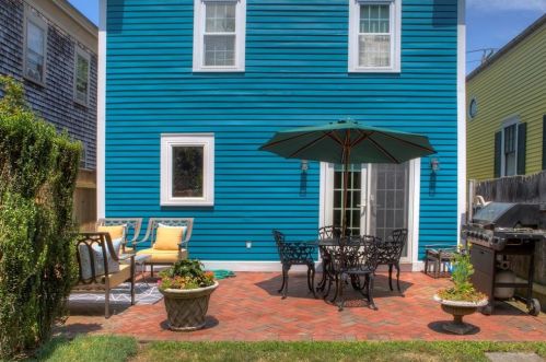 36 Poplar St, Middletown RI  02840-2436 exterior