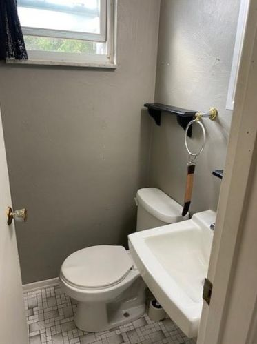 145 Lois Dr, Verona PA  15147-2947 exterior