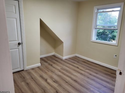 650 Rdg Rd, West Milford Lakes NJ  07480-2070 exterior