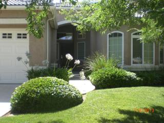 8691 Richelle Ave, Fresno, CA 93720-5316